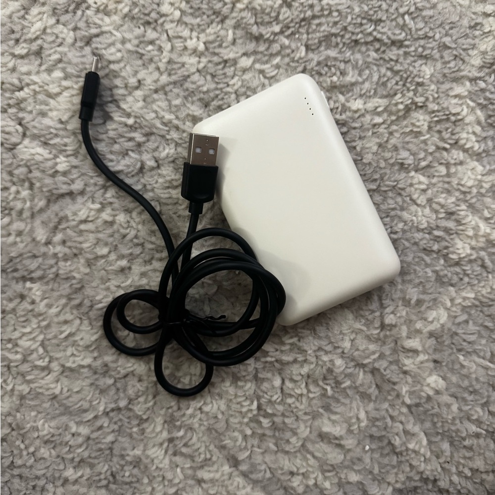 Compact White Power Bank - Picture 5 of 5